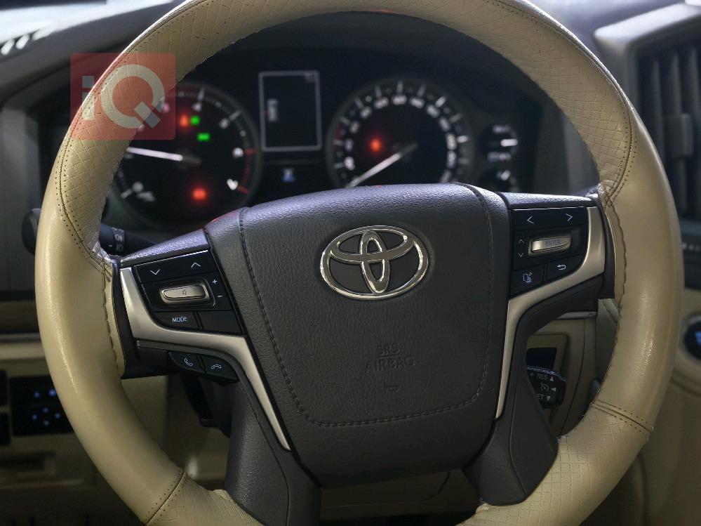 تويوتا لاندكروزر